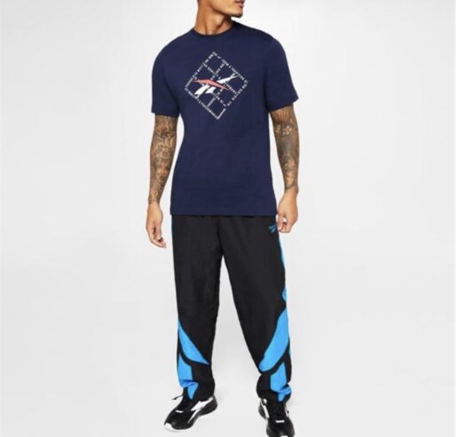 Original Reebok T-shirt in Navy in size Medium