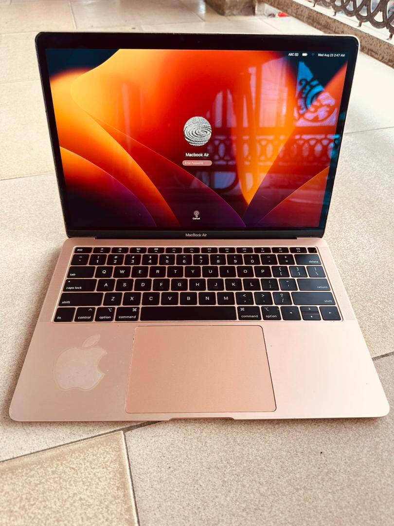 Apple MacBook Air 2019 Dual-core 8th-Generation Intel Core i5 Processor Laptop