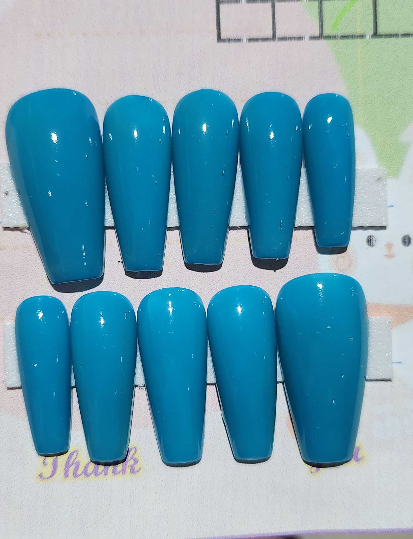 Strong press on nails