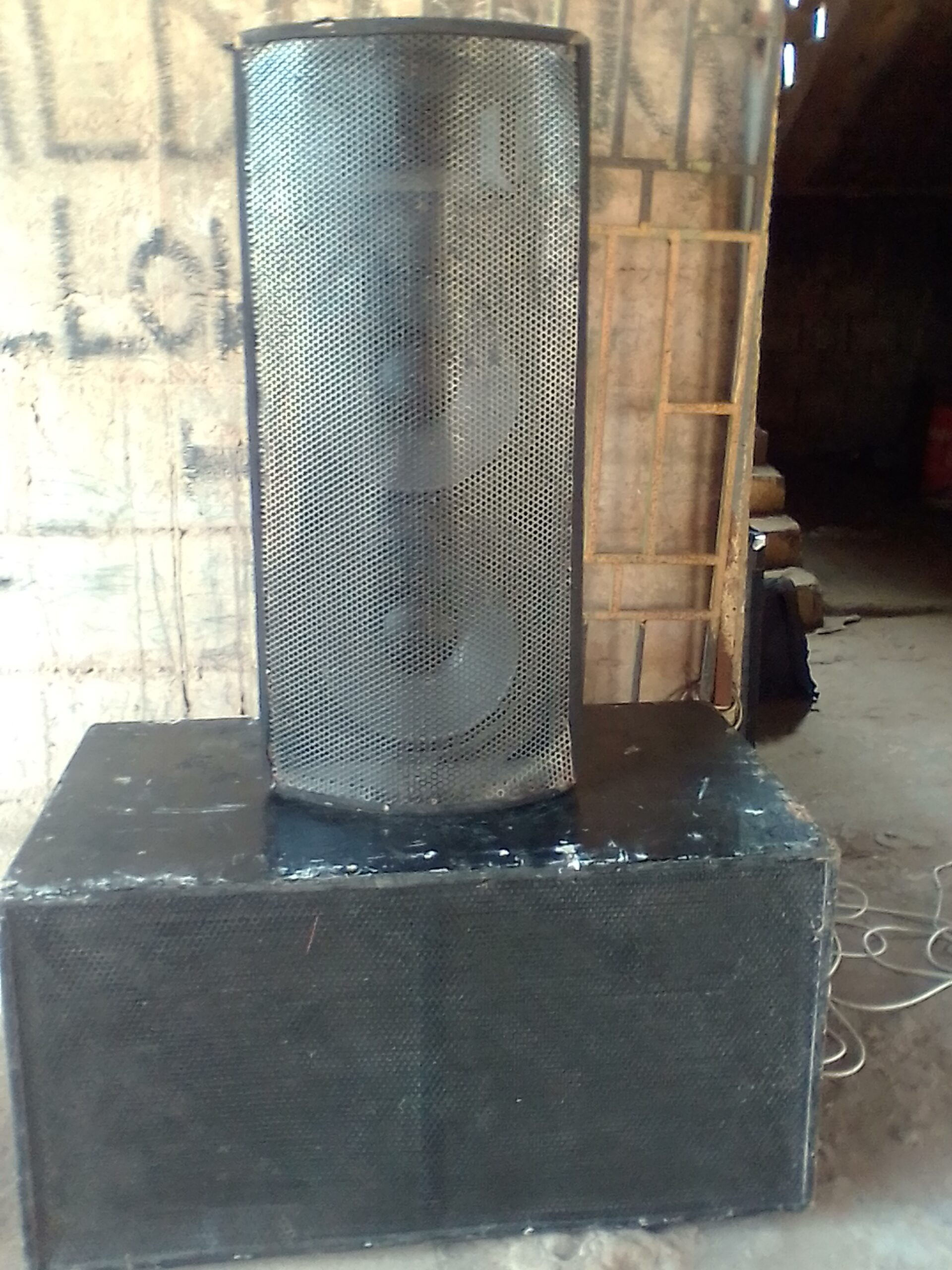 Music speakers