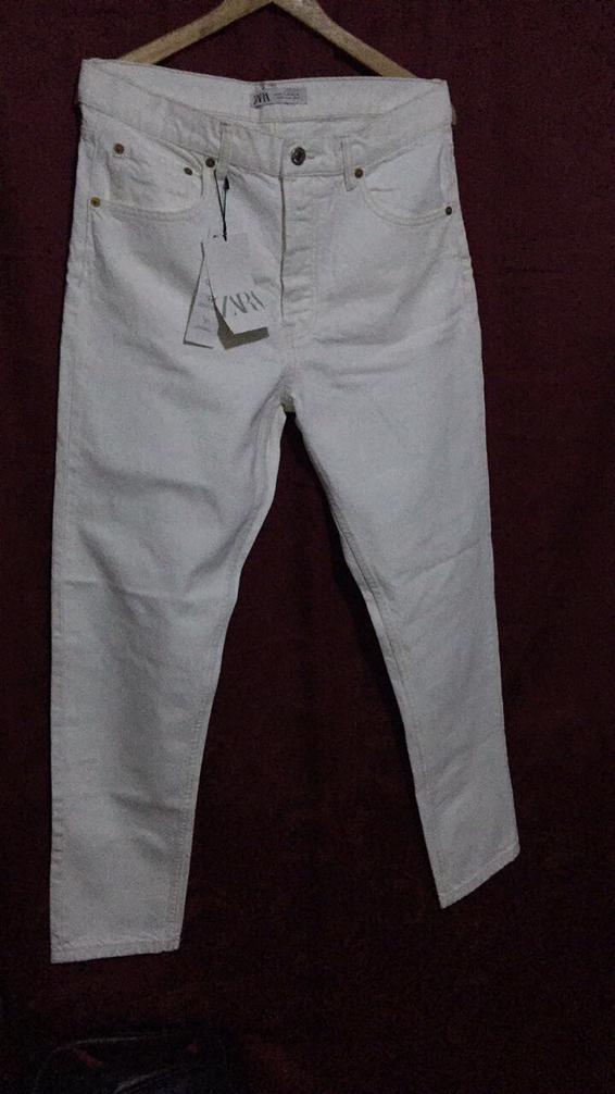Clean Brand-New ZARA White Shirt and Jeans for Sale.